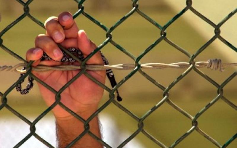 تقرير: ارتفاع أعداد الموقوفين الإداريين وشكاوى التعذيب