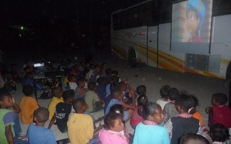 سينما في الباص !