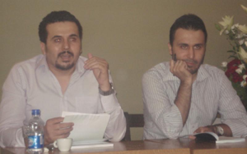 خليفة يوقع "كأنني أنا"