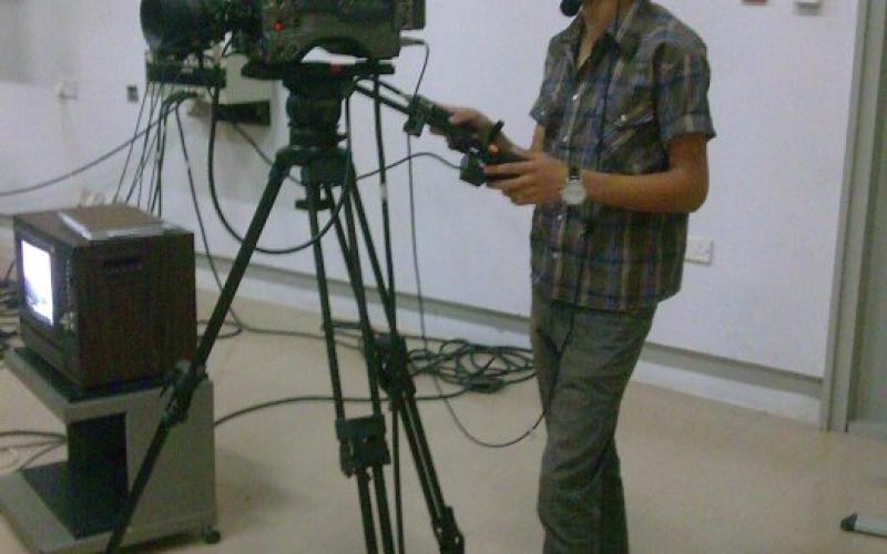 اعتصام لعائلة الطالب حاتم الشولي أمام رئاسة الوزراء