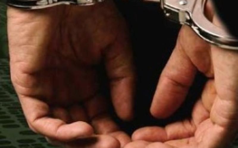 القبض على سارقي 11 منزلا