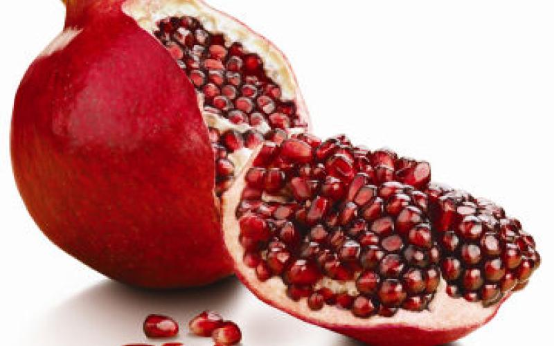 التحضير لاقامة معرض الرمان الاردني