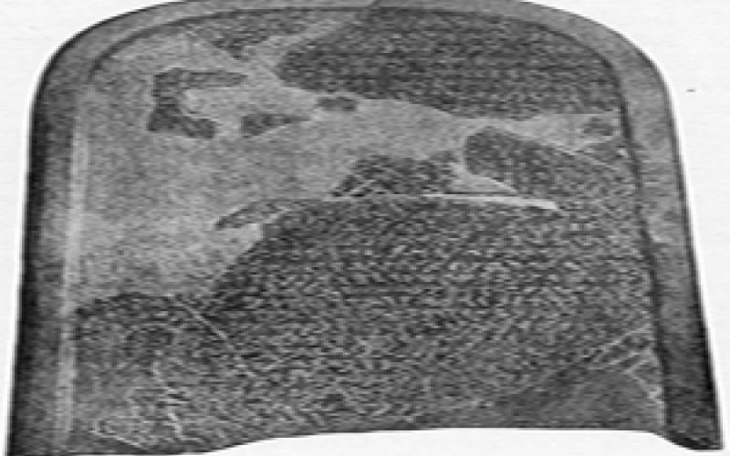 مطالب باسترجاع مسلة أثرية من متحف اللوفر