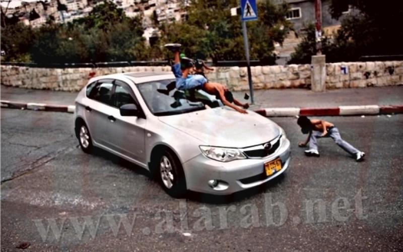 مستوطن يدهس اطفال في القدس...صور