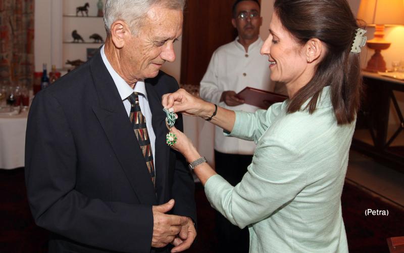 فرنسا تكرم عالم الاثار الاردني زيادين