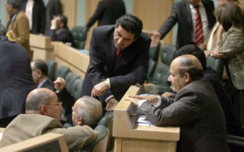 ضبابية تلف كلمات النواب في "الثقة" ومطالبة برفع رواتب الموظفين وخفضها على الوزراء