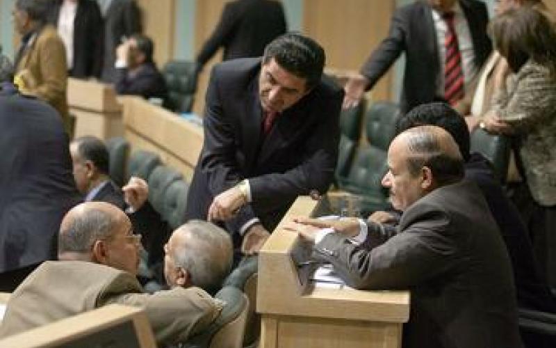 في جلسة سياسية..نواب يتخوفون من منح الرفاعي ثقة عالية اليوم وإصرار على نقابة المعلمين