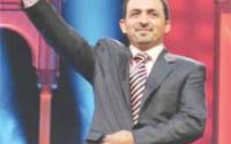 العزام أول المتأهلين في أمير الشعراء 4