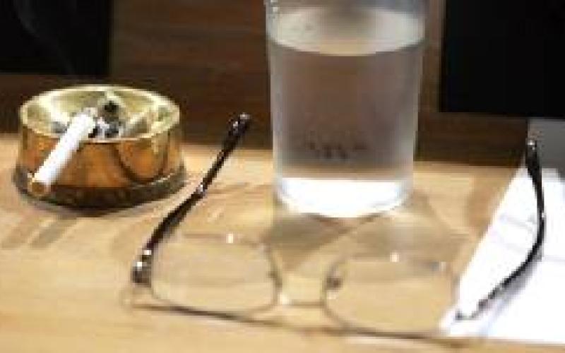 سجائر النواب تثير امتعاض "مشربش"