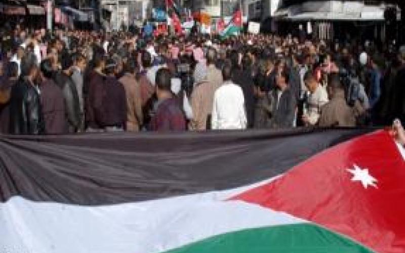 Media sympathetic to demonstrations calling for lower prices