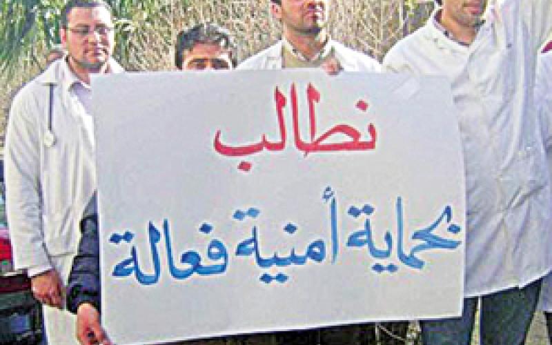 200 طبيب يعتصمون في مستشفى البشير