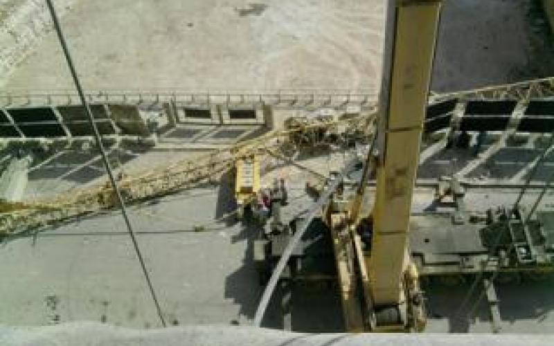 إقناع محام بالعدول عن الانتحار من فوق رافعة بمشروع العبدلي