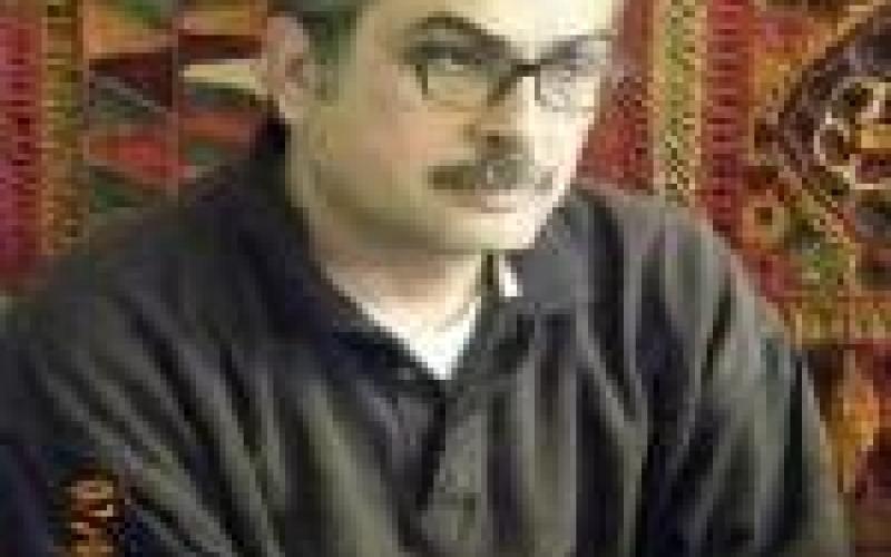 من هم الملكيون أكثر من الملك ؟