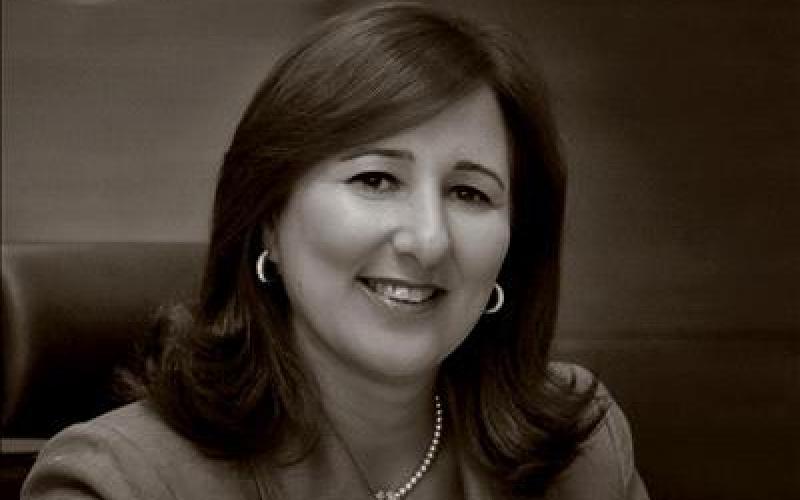 النائب ريم بدران تسلم السفير الليبي مذكرة تدين الجرائم بحق الشعب العزل