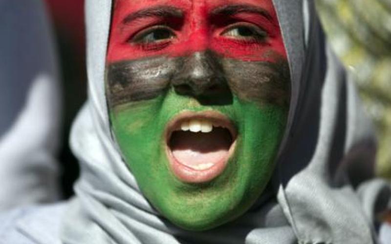 اعتصام أمام السفارة الليبية وسوري يعتصم وحيدا أمام سفارة بلاده