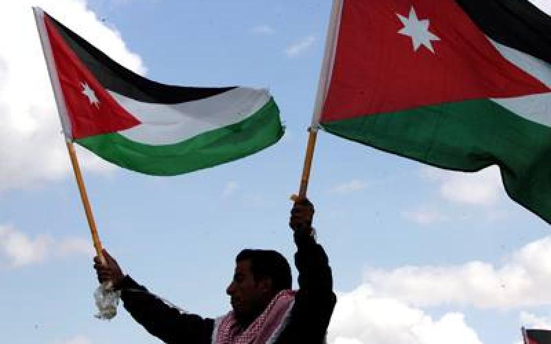 خيمة الولاء تغلق الطريق