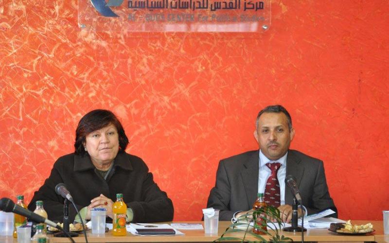 مطالب بتمكين الأحزاب من ممارسة دورها دون قيود 