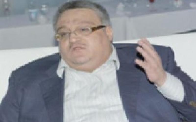 سفر شاهين تم بضغوط رسمية وليس ضرورة طبيبة