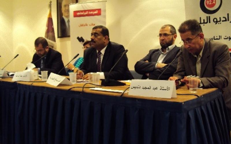 المحارمة يصف التجربة الحزبية بالفاشلة وأبو السكر يرجع ذلك إلى استئثار فئات بالسلطة