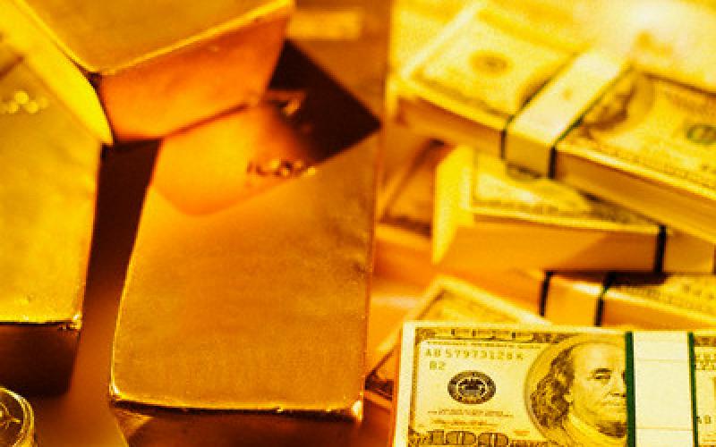 القبض على سارقي دولارات وذهب 