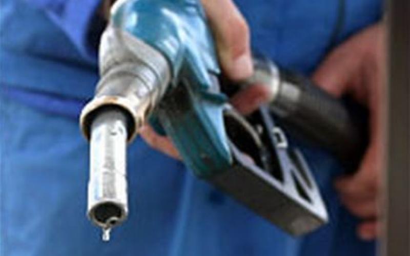 رفع أسعار المشتقات النفطية.. أخر حلول أزمة الطاقة 