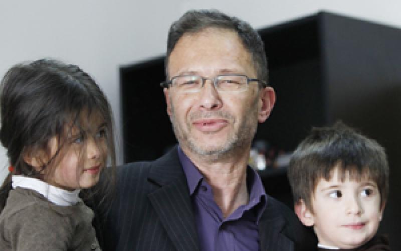 "الوطن السورية" تتهمه بمحاولة تأجيج الوضع السوري والخالدي يؤكد التزامه بالمهنية