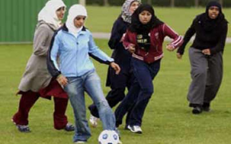 السفير الإيراني يشيد بدور الصحافة الأردنية في دعم قضية اللاعبات الإيرانيات