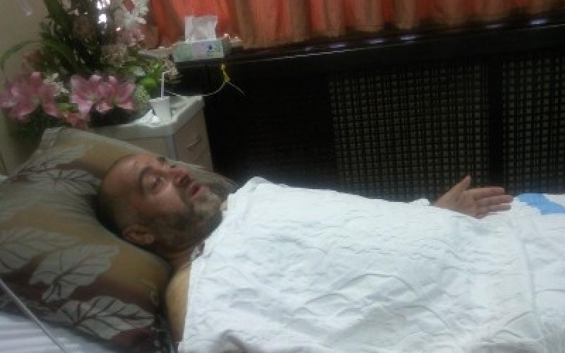 "لجنة الأسرى" تزور الاسير المحرر ياسر الرجوب في المدينة الطبية