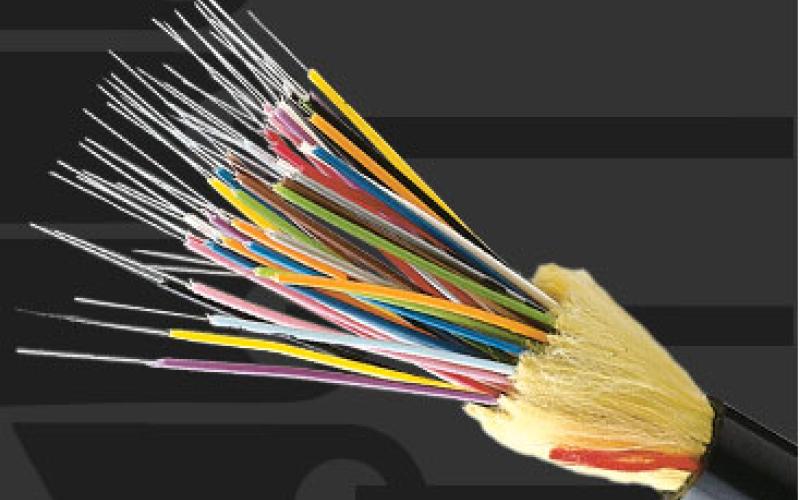 الاتصالات تدرس توقيع اتفاقية شبكة الألياف مع شركة هواوي