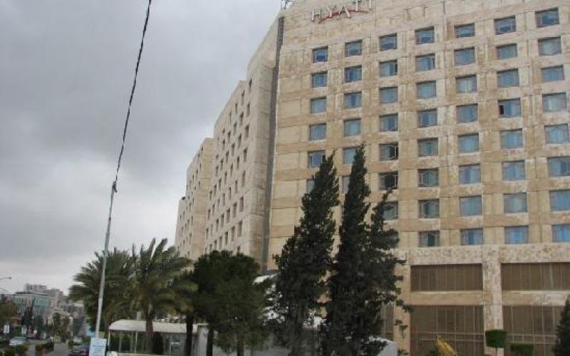 النقابة تدعو العاملين في "جراند حياة" للإضراب نهاية الشهر