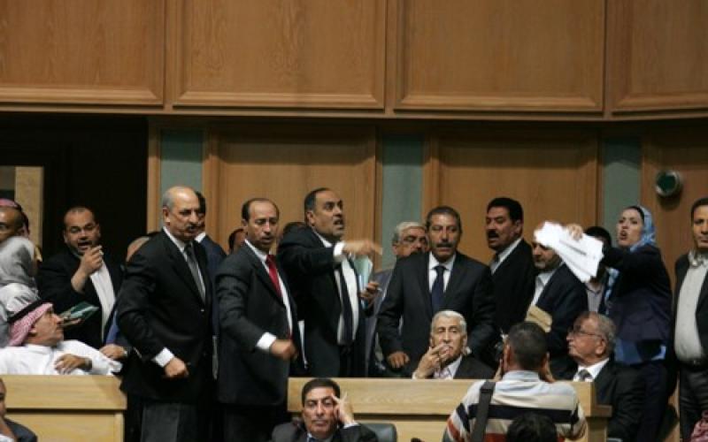 النواب يشملون القتل،الشيك والاحتيال بالعفو إذا أسقط الحق الشخصي