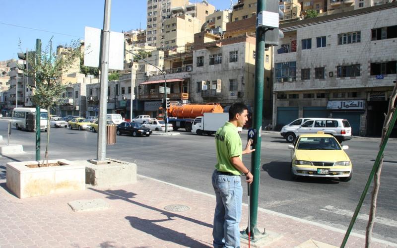 تشغيل اول اشارة ضوئية للمكفوفين في مجمع رغدان