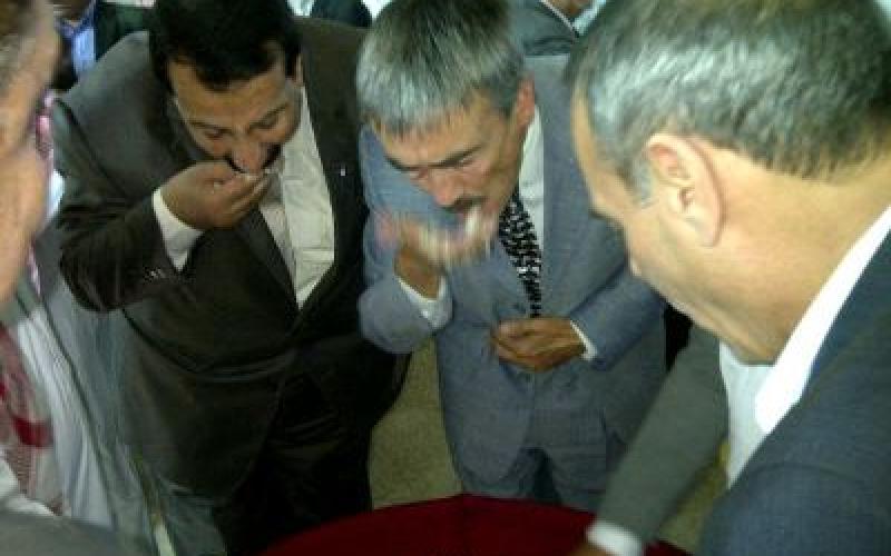 "شباب ذيبان" يشكك بترتيب حكومي لزيارة السفير البريطاني