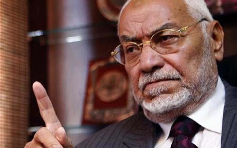 مهدي عاكف يصل الأردن للمشاركة في مهرجان الأقصى