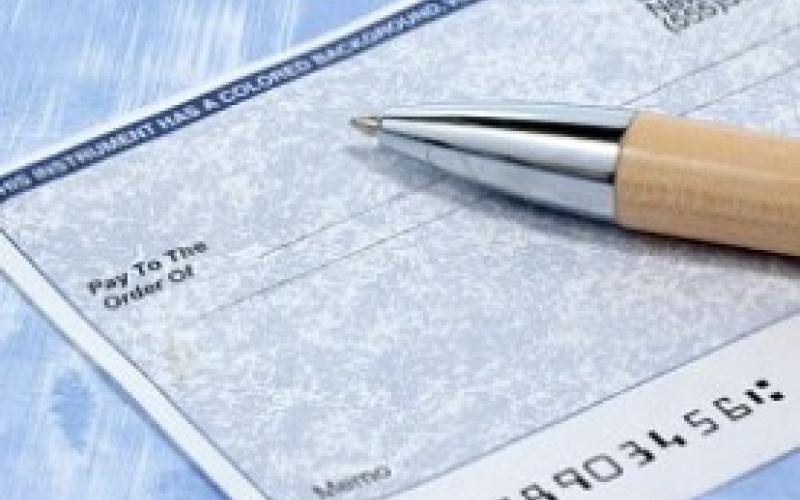 مطالبة برفع الحصانة عن نائب بسبب قضية شيك بدون رصيد