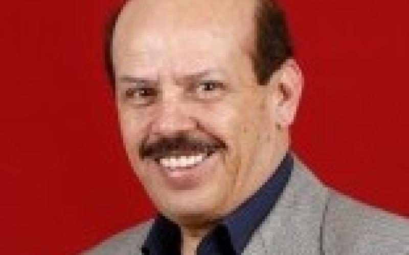 شموع أمام السفارة