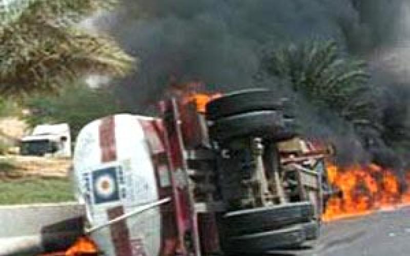 وفاة وإصابة في تصادم بين صهريجين نفط 