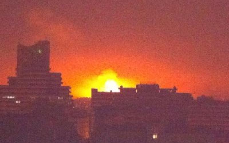  حريق ضخم بالقرب من محطة تعبئة غاز شرق عمان..صور 