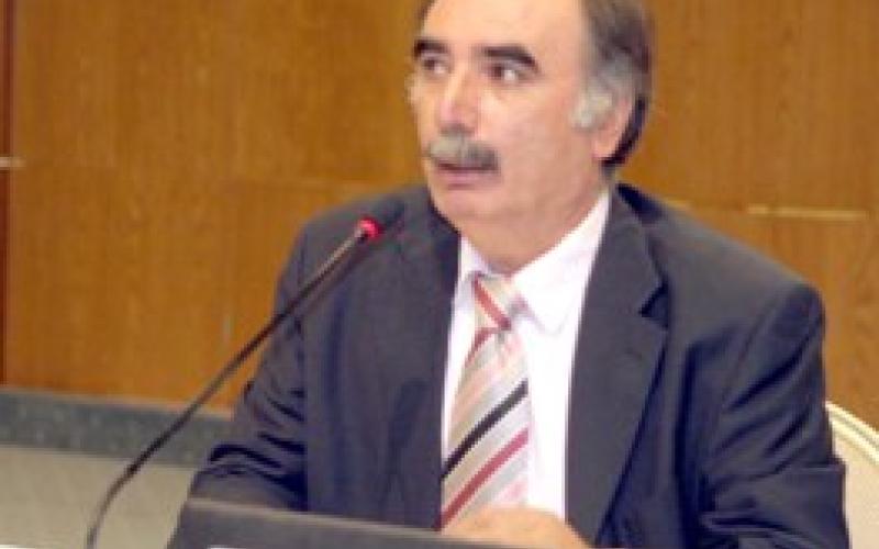 الشاعر الحوامدة يفوز بجائزة المهاجر العالمية