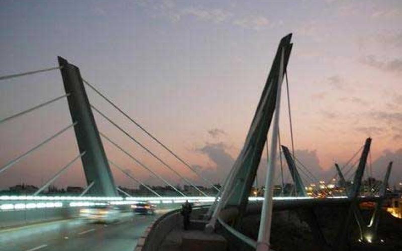 إقناع شاب بالعدول عن الانتحار فوق جسر عبدون