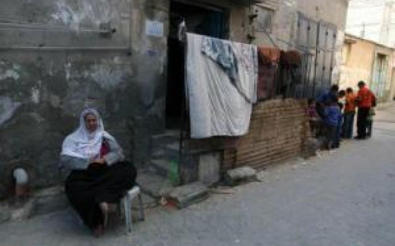 مخيم عزمي المفتي يلوح بالتصعيد ضد التدخل الأمني