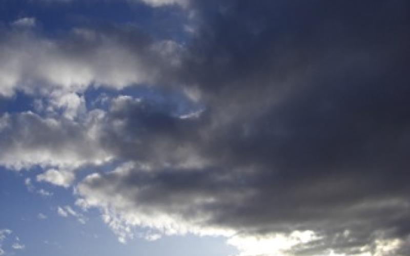 فرصة مهيئة لأمطار خفيفة السبت والأحد