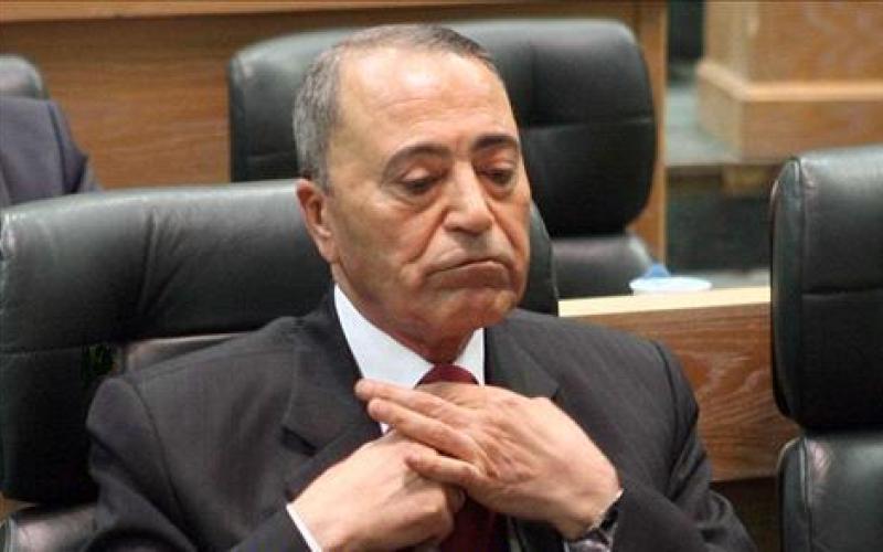 البخيت لا يعلم بتوقيع طلاب على تعهد بعدم ممارسة العمل السياسي