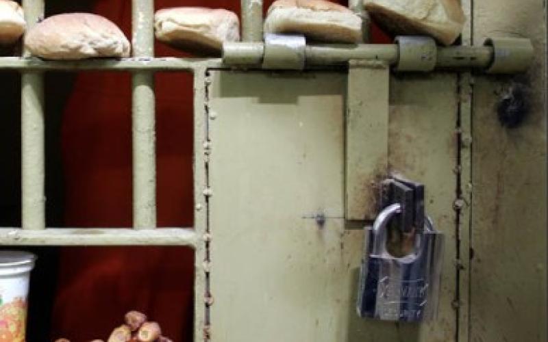 اعتصام تضامني مع الأسرى في سجون الاحتلال المضربين عن الطعام