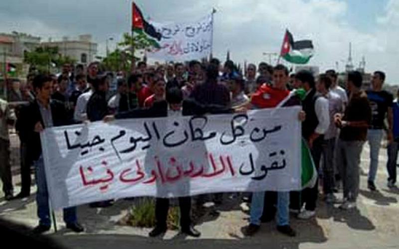 طلبة الطب العائدون من اليمن وليبيا: قرار الحكومة ضبابي 