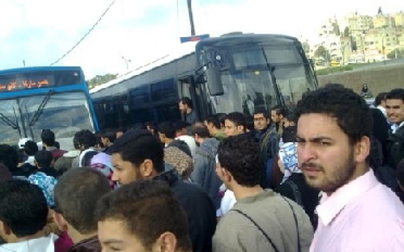 طلبة الهاشمية يتهمون هيئة النقل بالانحياز للشركات