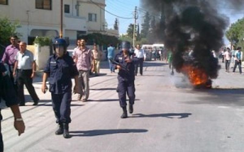 وقفة تضامنية مع بلدة قميم أمام محافظة اربد