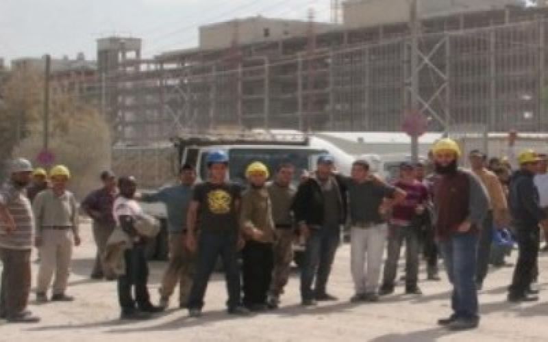 تواصل إضراب عاملين بمشروع العبدلي