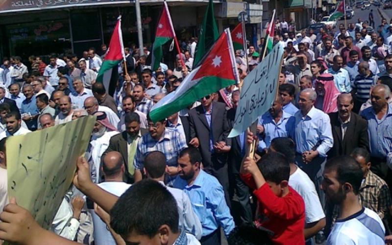 "لن ترهبونا" مسيرة من الحسيني الجمعة وحراك المحافظات يتواصل