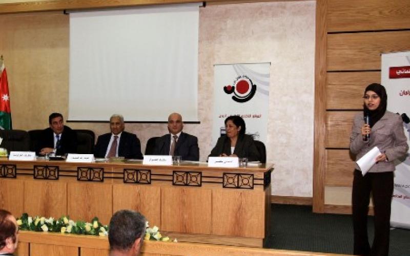 في مناظرة لراديو البلد: حكومة البخيت عدلت مخرجات لجنة الحوار حول النظام الانتخابي 